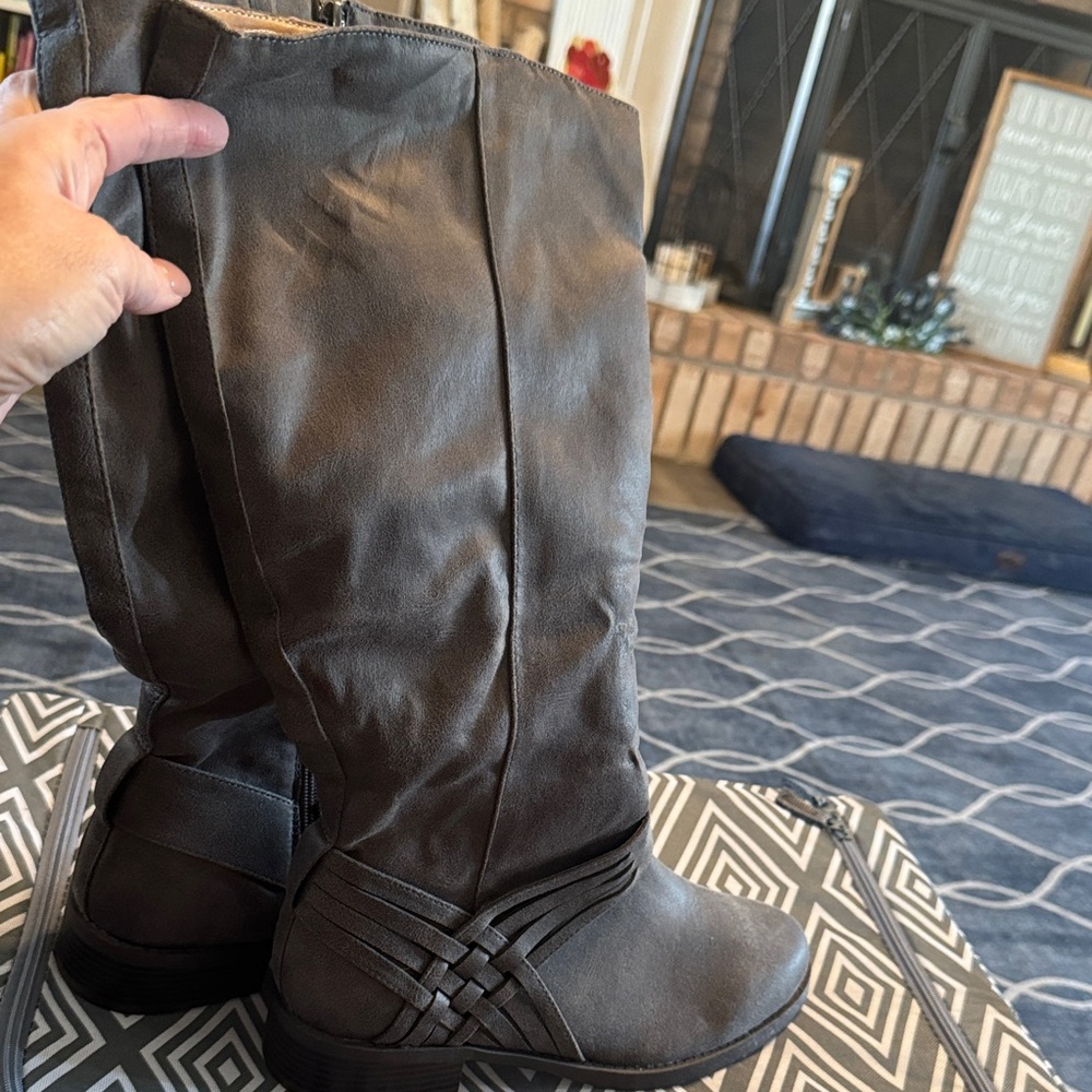 Stylish Black Knee-High Boots